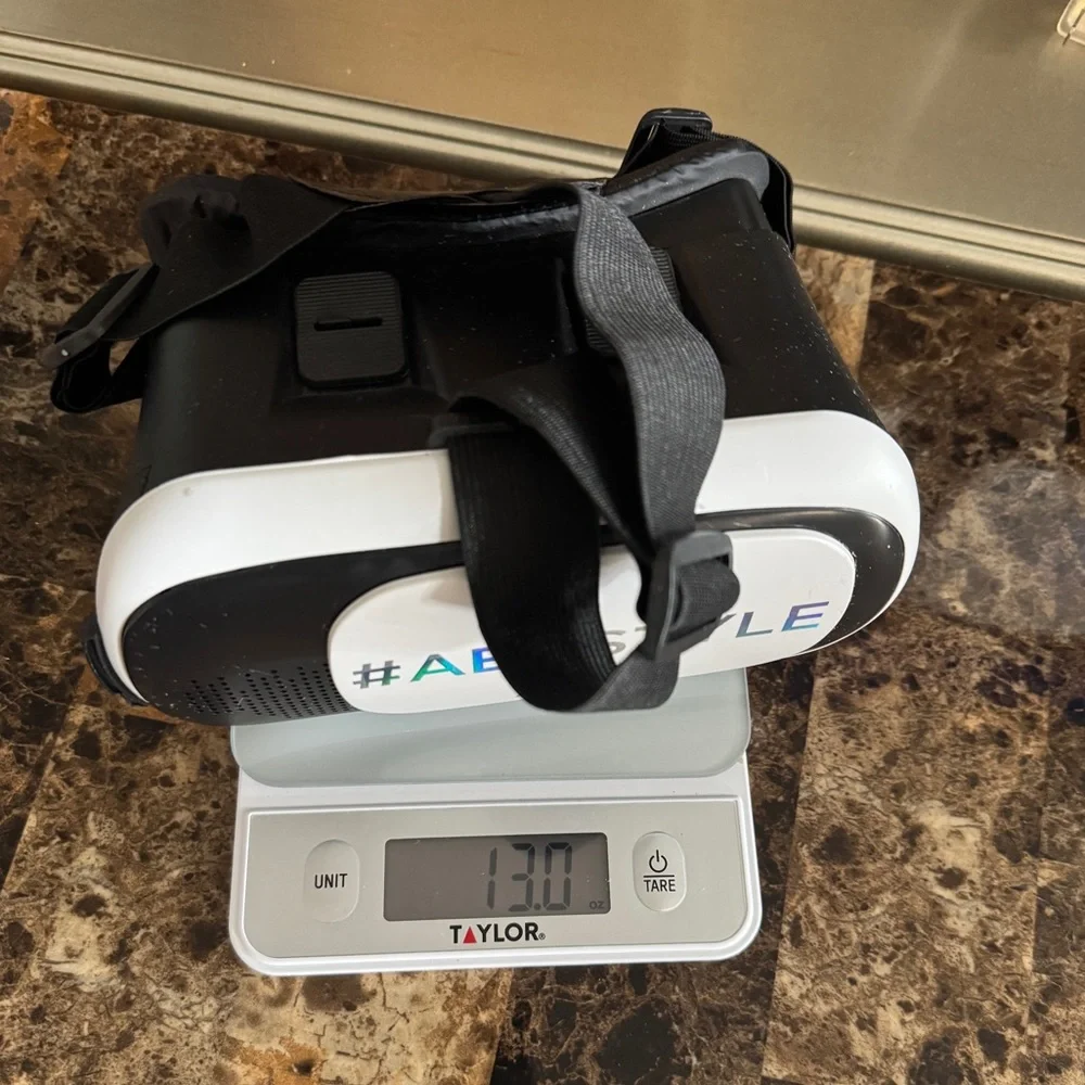 American Eagle #AEOSTYLE Mobile Phone Virtual Reality VR Headset b&w